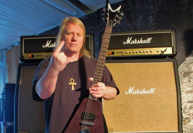 NILE Mastermind KARL SANDERS Signs With NAPALM RECORDS For 'Saurian' Solo Project